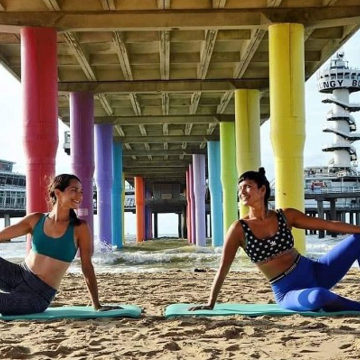 pilates-op-het-strand